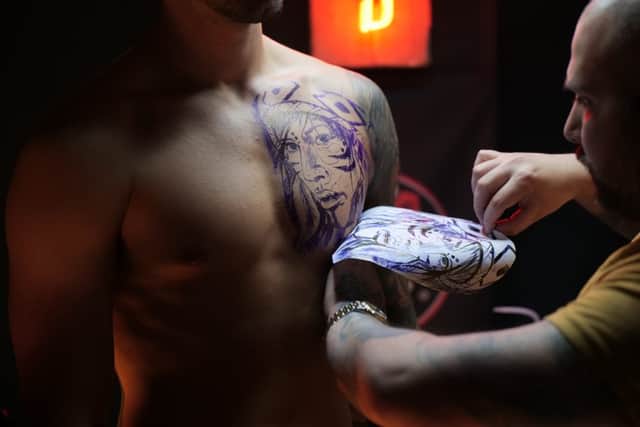 A daring chest tattoo (photo: Barber DTS - Rebecca Lawton)