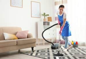 You can burn calories by spring cleaning more (photo: shutterstock)