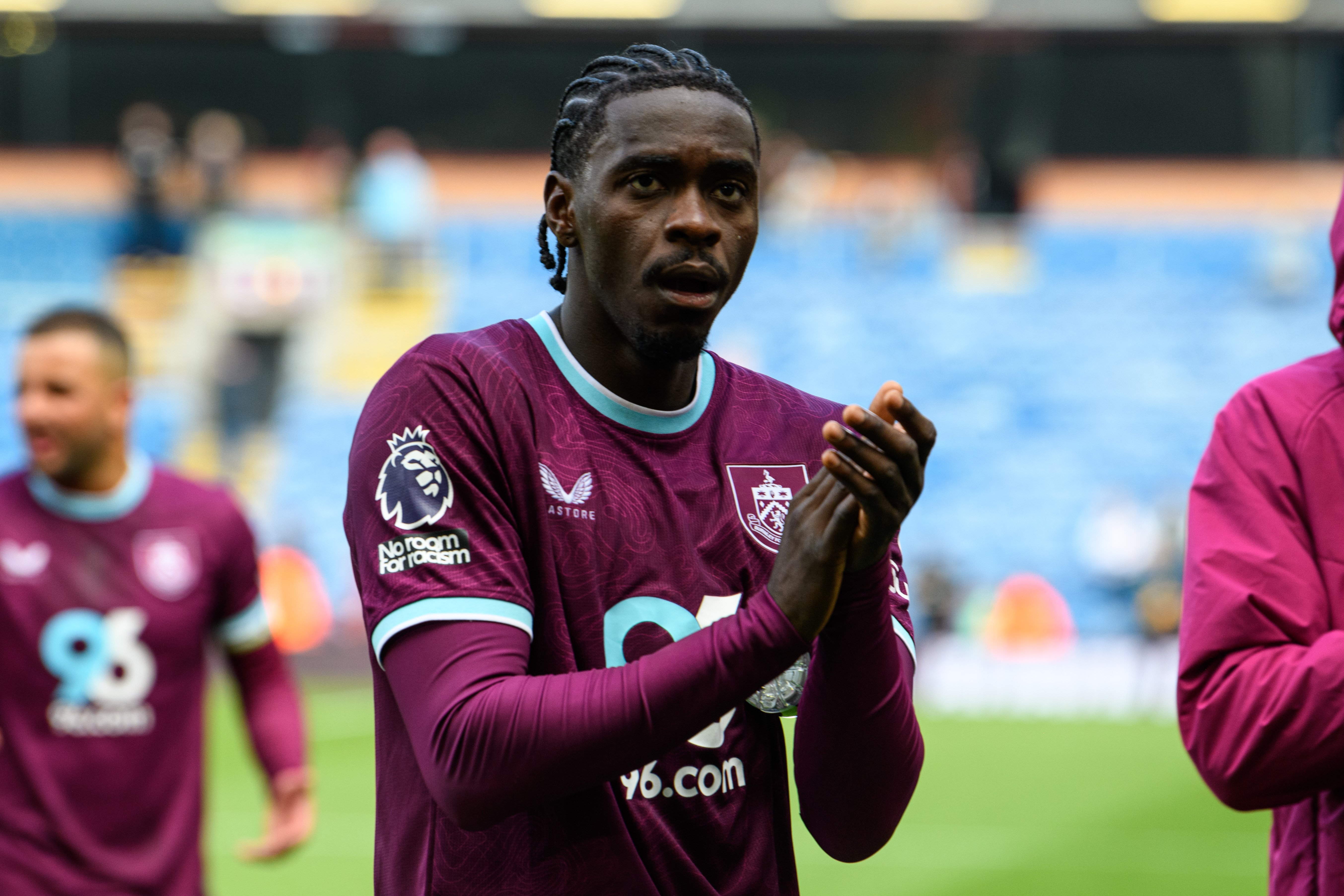 Burnley's transfer stance on Axel Tuanzebe clarified by Nicky Hayen
