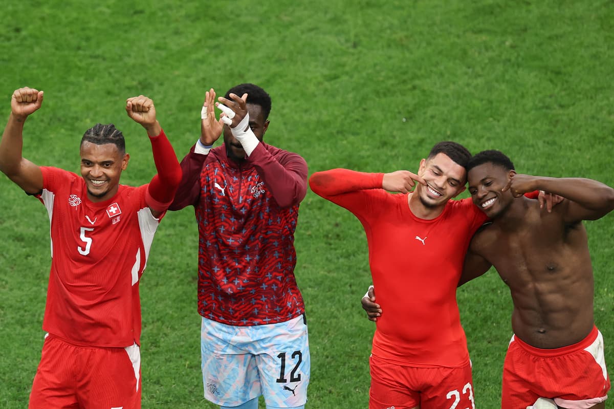 Zeki Amdouni als letzter verbliebener Burnley-Spieler bei der ...