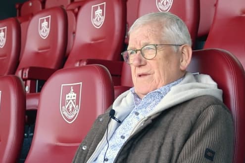 „Tief betroffen“: Würdigungen für den ehemaligen Direktor des FC Burnley ...