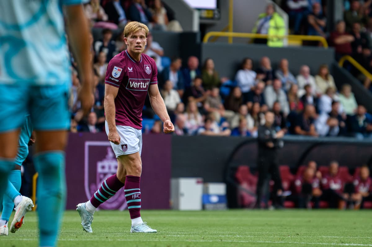 Nicky Hayen urges Zian Flemming to stay with Burnley amid Everton interest