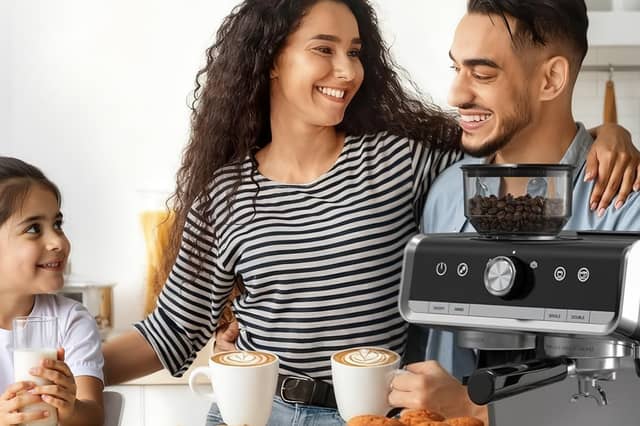 The Aptliton coffee machine combines a built-in bean grinder, espresso brewing and a milk frothing function