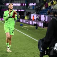 'Look in the mirror': Nicky Hayen addresses Burnley's goalkeeping problem