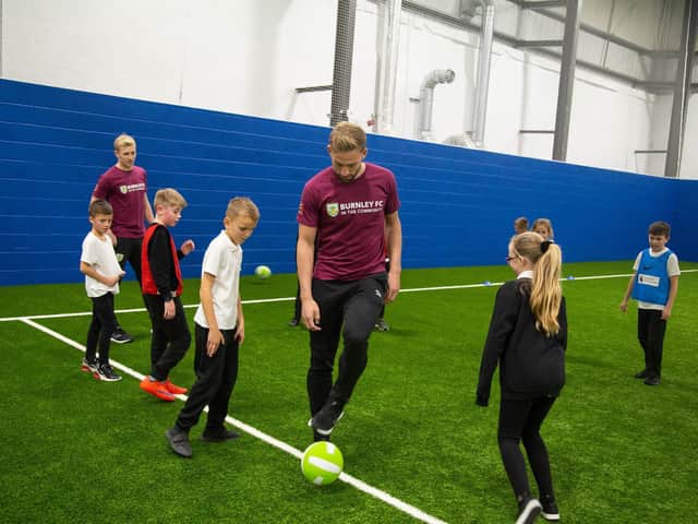 Ben Mee and Charlie Taylor show the kids how it's done