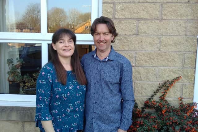 Choirmaster Chris Bridges and his wife Helen are determined to get the people of Burnley singing live together