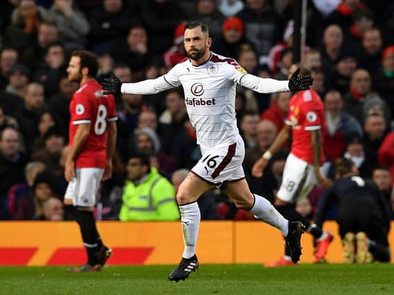 Steven Defour of Burnley celebrates scoring the 2nd Burnley goal during the Premier League match between Manchester United and Burnley at Old Trafford on December 26, 2017 in Manchester, England. (Photo by Stu Forster/Getty Images)