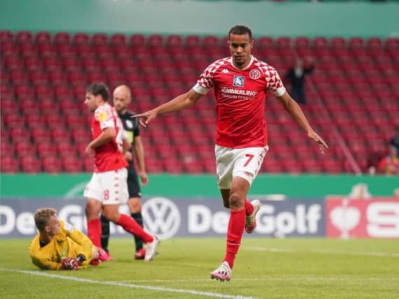 Robin Quaison of 1.FSV Mainz 05 celebrates after scoring his team's fourth goal during the DFB Cup first round match between TSV Havelse and 1. FSV Mainz 05 at Opel Arena on September 11, 2020 in Mainz, Germany. (Photo by Christian Kaspar-Bartke/Getty Images)