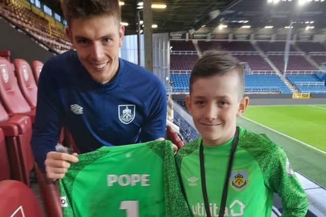 The moment Deacon Gllover met his hero, Burnley FC goalie Nick Pope