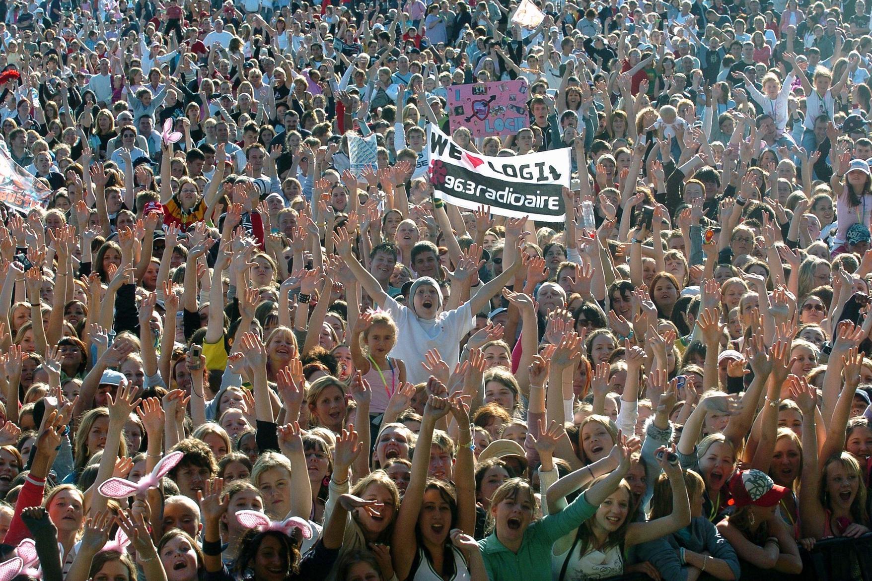 Crowds at Party in the Park Temple Newsam in 2004