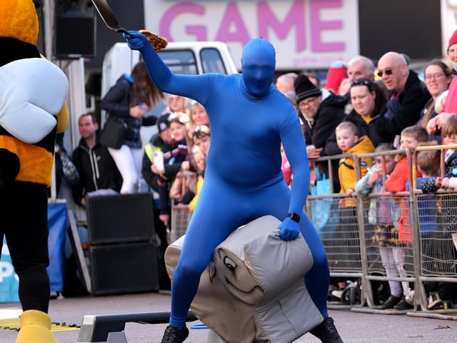 Marson & Co lost their pancake during the race.. woops!
