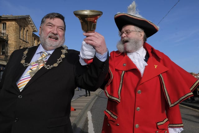 Scarborough Mayor councillor Eric Broadbent and Town Crier David Birdsall head down to the sea front for the skipping!