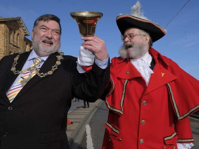 Scarborough Mayor councillor Eric Broadbent and Town Crier David Birdsall head down to the sea front for the skipping!