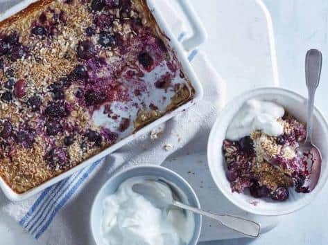 Berry baked oats with coconut