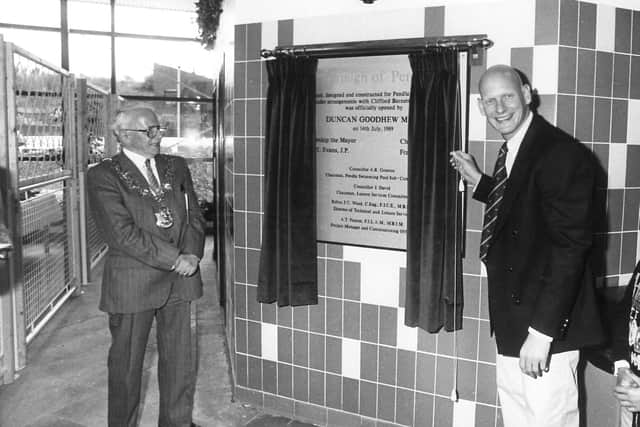 Duncan Goodhew opens Pendle Wavelengths in 1989