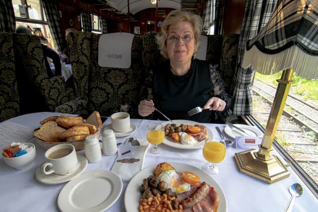 VIP dining aboard the Pendle Dalesman (photo by Ian Moore)