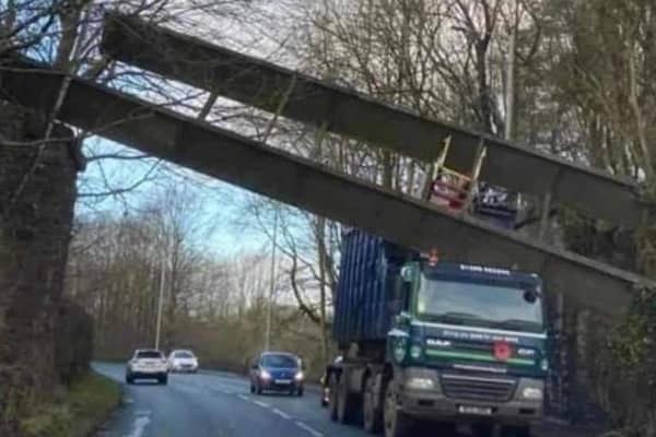 The lorry and collapsed bridge on Chatburn Road