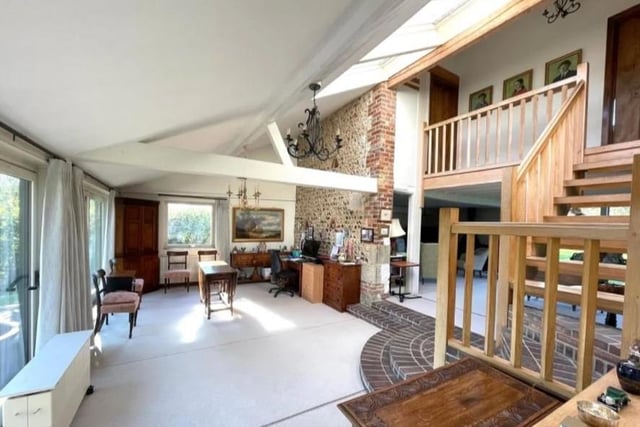 Three bedroom barn conversion in Wilmington on the market for £1,200,000 SUS-220126-142822001