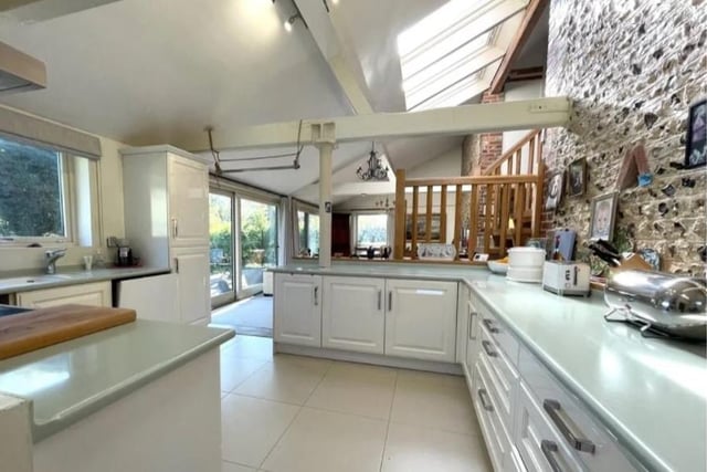 Three bedroom barn conversion in Wilmington on the market for £1,200,000 SUS-220126-142832001