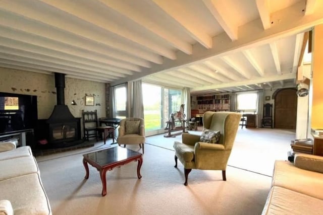 Three bedroom barn conversion in Wilmington on the market for £1,200,000 SUS-220126-142752001