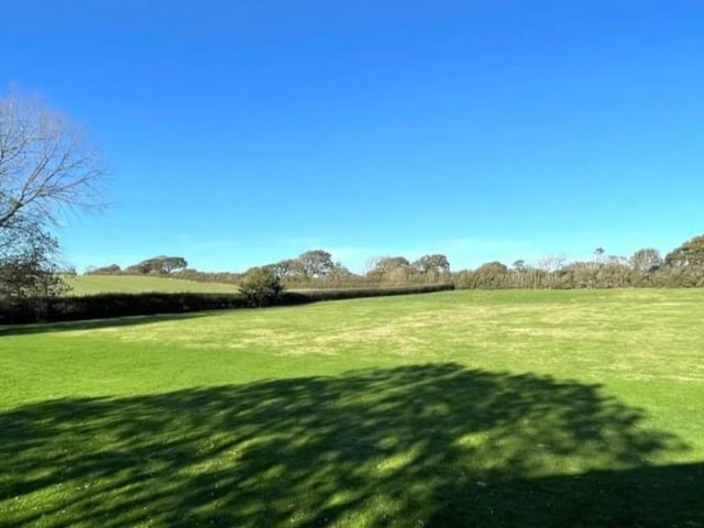 Three bedroom barn conversion in Wilmington on the market for £1,200,000 SUS-220126-142802001