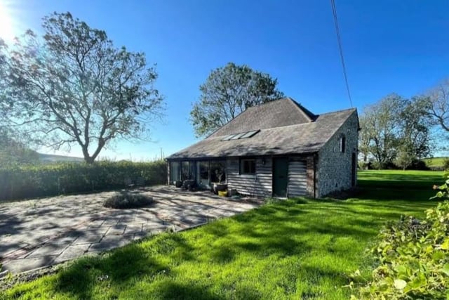 Three bedroom barn conversion in Wilmington on the market for £1,200,000 SUS-220126-142722001