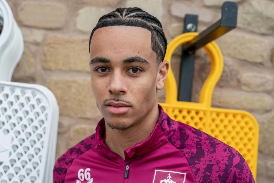 Cj Riley CJ Egan-Riley's younger brother leaves Tottenham to join Burnley's ...