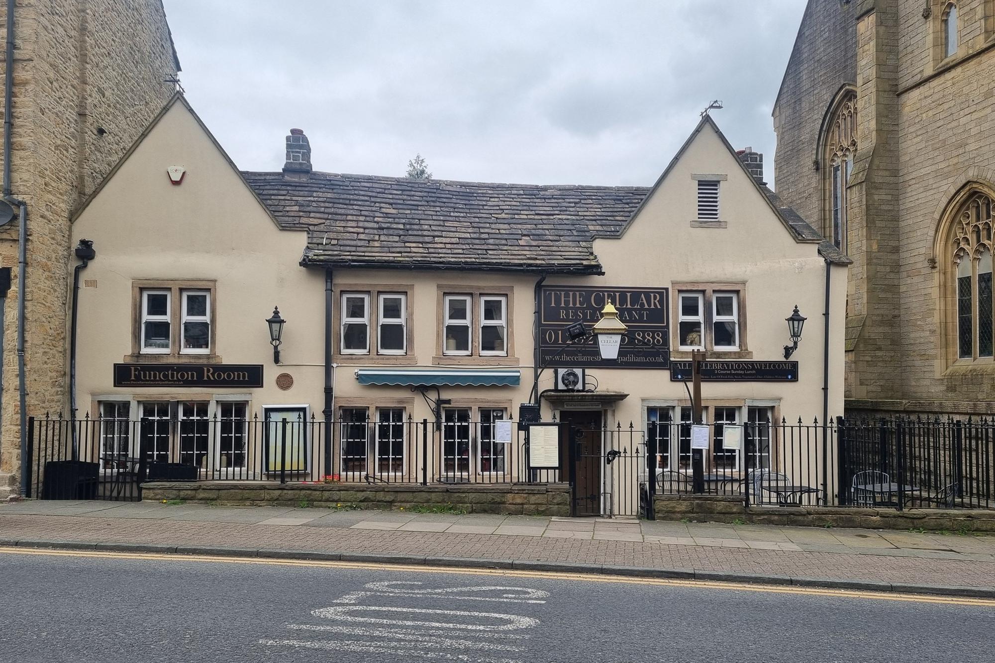 Das traditionsreiche Restaurant in Padiham steht zum Verkauf ...