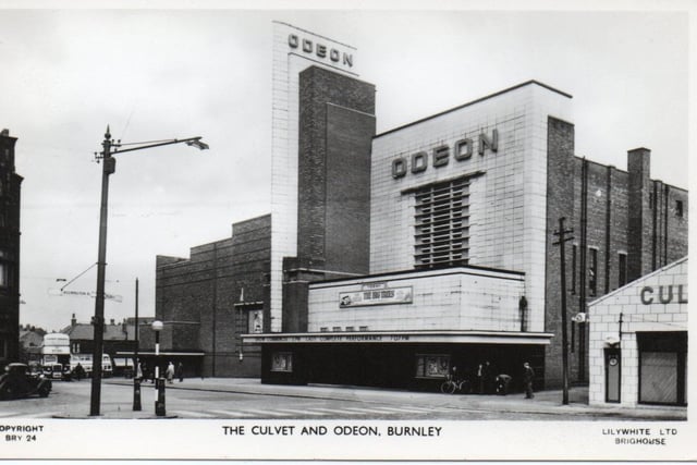 Odeon Cinema in 1950. 

Built in 1937 in the Art Deco style, the Architect was Robert Bullivant (1910-2001) of the Harry Weedon practice.

He was also responsible for the design of four other Odeon cinemas at Chester, York, Exeter and Rhyl.

The opening film was “The Plainsman” staring Gary Cooper