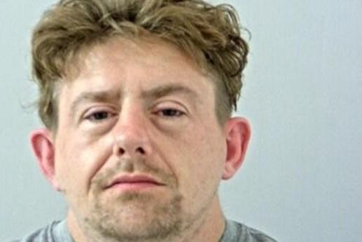 Haftstrafe für Mann, der einen bewaffneten Raubüberfall auf eine William ...