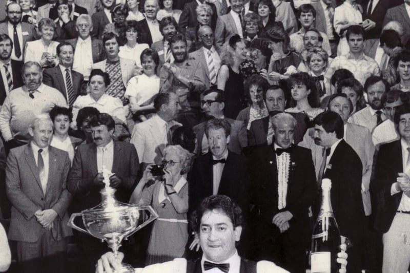 Joe Johnson becomes World Snooker Champion in 1986