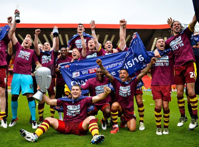 LONDON, ENGLAND - MAY 07:  Burnley players celebrate winning the Championship after the Sky Bet Championship between Charlton Athletic and Burnley at the Valley on May 7, 2016 in London, United Kingdom.  (Photo by Justin Setterfield/Getty Images)