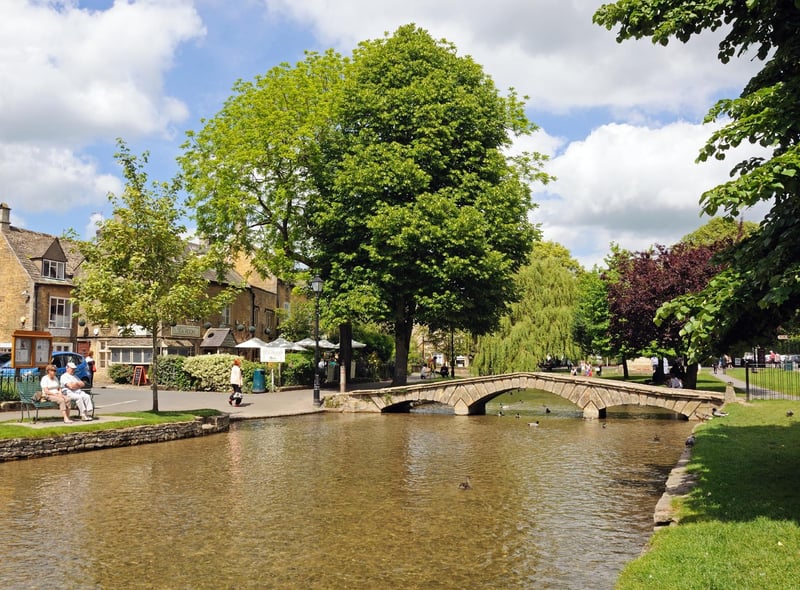 Often referred to as the Venice of The Cotswold due to its loving atmosphere and scenic views, it’s a popular spot for couples across Britain to visit after coming off the A429. You can enjoy a picnic by the river or have a coffee at the local cafe for a peaceful afternoon trip.