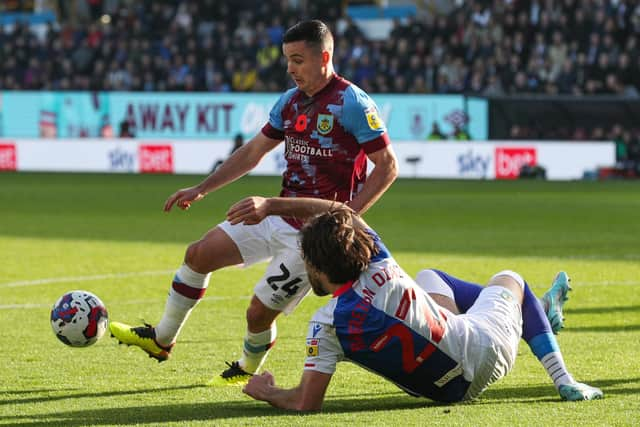 Burnley's Josh Cullen takes on Blackburn Rovers' Ben Brereton Diaz 

Photographer Alex Dodd/CameraSport

The EFL Sky Bet Championship - Burnley v Blackburn Rovers - Sunday 13th November 2022 - Turf Moor - Burnley

World Copyright © 2022 CameraSport. All rights reserved. 43 Linden Ave. Countesthorpe. Leicester. England. LE8 5PG - Tel: +44 (0) 116 277 4147 - admin@camerasport.com - www.camerasport.com