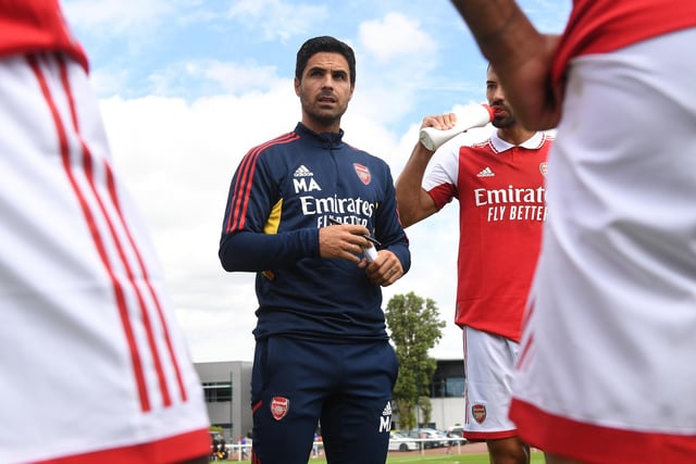 ST ALBANS, ENGLAND - JULY 02: Arsenal manger Mikel Arteta talks to his players during a pre season friendly between Arsenal and Ipswich Town at London Colney on July 02, 2022 in St Albans, England. (Photo by Stuart MacFarlane/Arsenal FC via Getty Images)