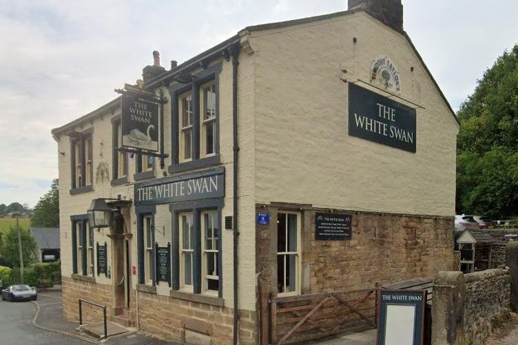 The White Swan at Fence on Wheatley Lane Road has a rating of 4.8 out of 5 from 466 Google reviews