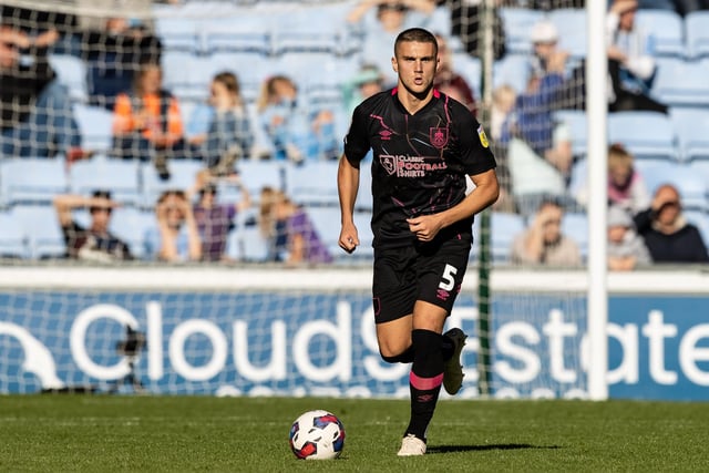 Burnley's Taylor Harwood-Bellis breaks

The EFL Sky Bet Championship  - Coventry City v Burnley- Saturday 8th October 2022 - Coventry Building Society Arena - Coventry