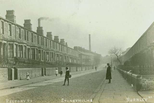 Rectory Road, Stoneyholme, Burnley (c.1900). Credit: Lancashire County Council