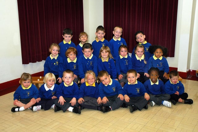 Cherry Fold Primary School, Burnley. Reception 1. 2009.