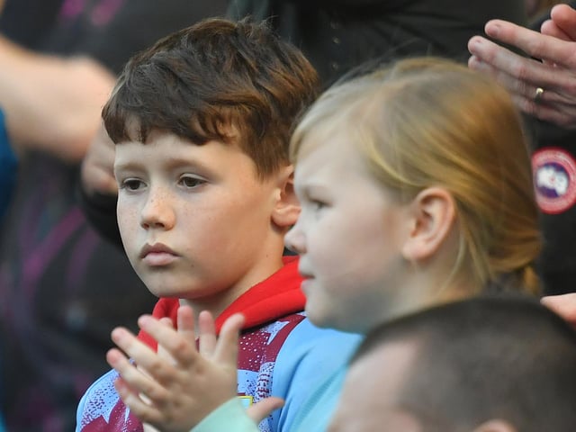 Photographer Dave Howarth/CameraSport
The EFL Sky Bet Championship - Burnley v Blackburn Rovers - Sunday 13th November 2022 - Turf Moor - Burnley
World Copyright © 2022 CameraSport. All rights reserved. 43 Linden Ave. Countesthorpe. Leicester. England. LE8 5PG - Tel: +44 (0) 116 277 4147 - admin@camerasport.com - www.camerasport.comFANS
Photographer Dave Howarth/CameraSport
The EFL Sky Bet Championship - Burnley v Blackburn Rovers - Sunday 13th November 2022 - Turf Moor - Burnley
World Copyright © 2022 CameraSport. All rights reserved. 43 Linden Ave. Countesthorpe. Leicester. England. LE8 5PG - Tel: +44 (0) 116 277 4147 - admin@camerasport.com - www.camerasport.com