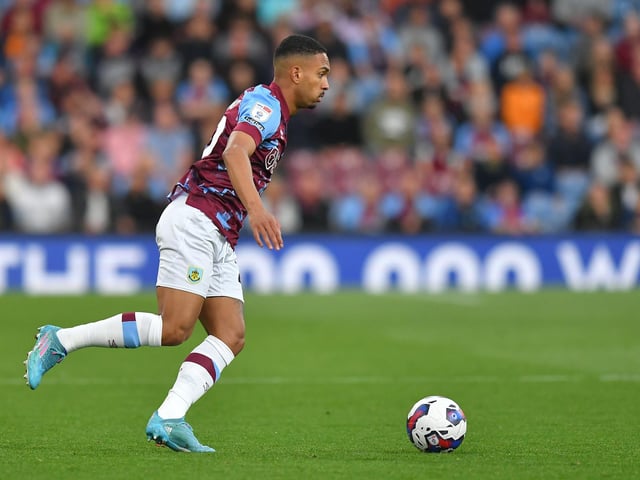 6/10 - Again, not amazing from the Brazilian, but he did well to stop any real attacks happening down the right-hand side of Burnley's defence.