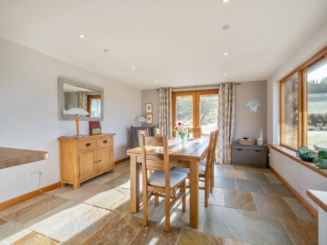 Dining area in kitchen.