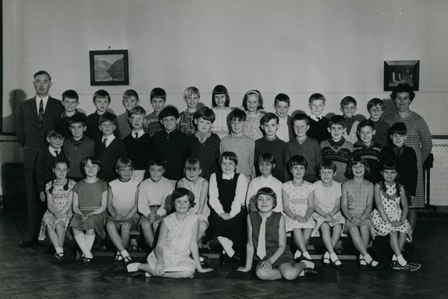 Ightenhill Junior School (1968). Credit: Lancashire County Council