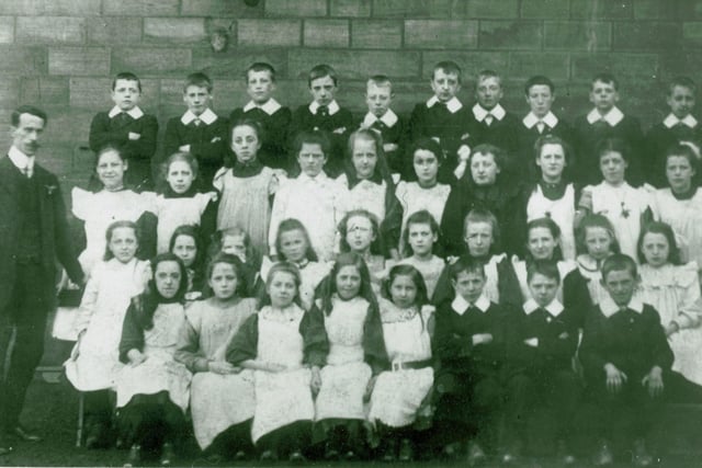 Haggate Infant's School, Haggate nr. Burnley (c.1910). Credit: Lancashire County Council.