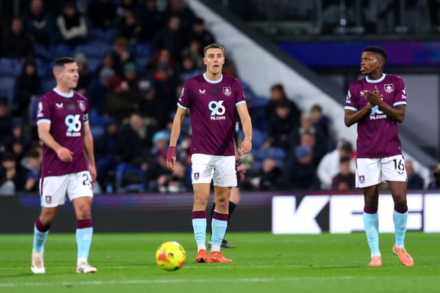 Burnley 2-3 Fulham: Pressure piles on Scott Parker after seventh straight ...