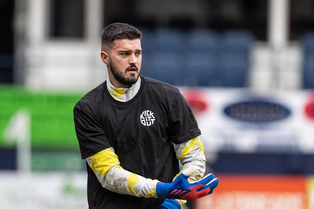 Burnley's Arijanet Muric warming up before the match 

The EFL Sky Bet Championship - Luton Town v Burnley - Saturday 18th February 2023 - Kenilworth Road - Luton