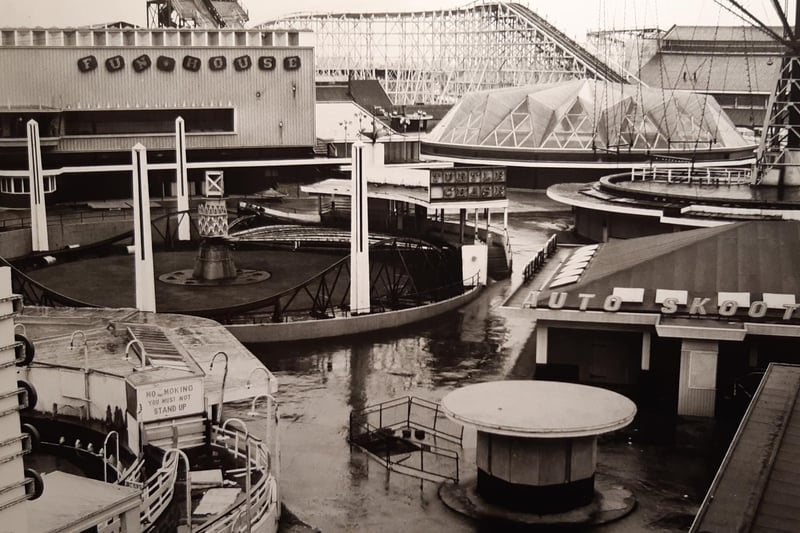 The Fun House, which burned down in 1991, can be seen in the background. This photo was taken from Noah's Ark