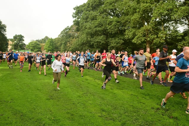 799 people make their way around Towneley Park for the 500th Burnley Parkrun.