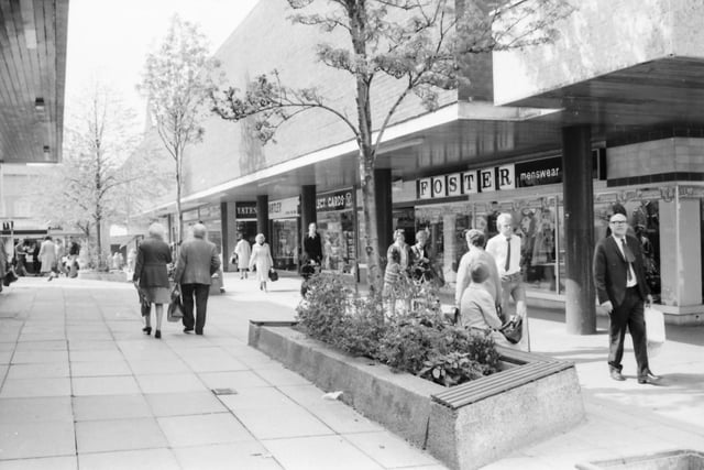 10 photographs that will transport you back to Burnley town centre in ...