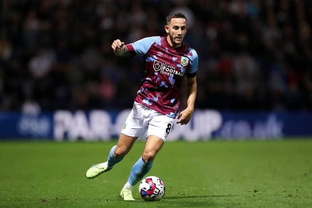 PRESTON, ENGLAND - SEPTEMBER 13: Josh Brownhill of Burnley runs with the ball during the Sky Bet Championship between Preston North End and Burnley at Deepdale on September 13, 2022 in Preston, England. (Photo by Lewis Storey/Getty Images)